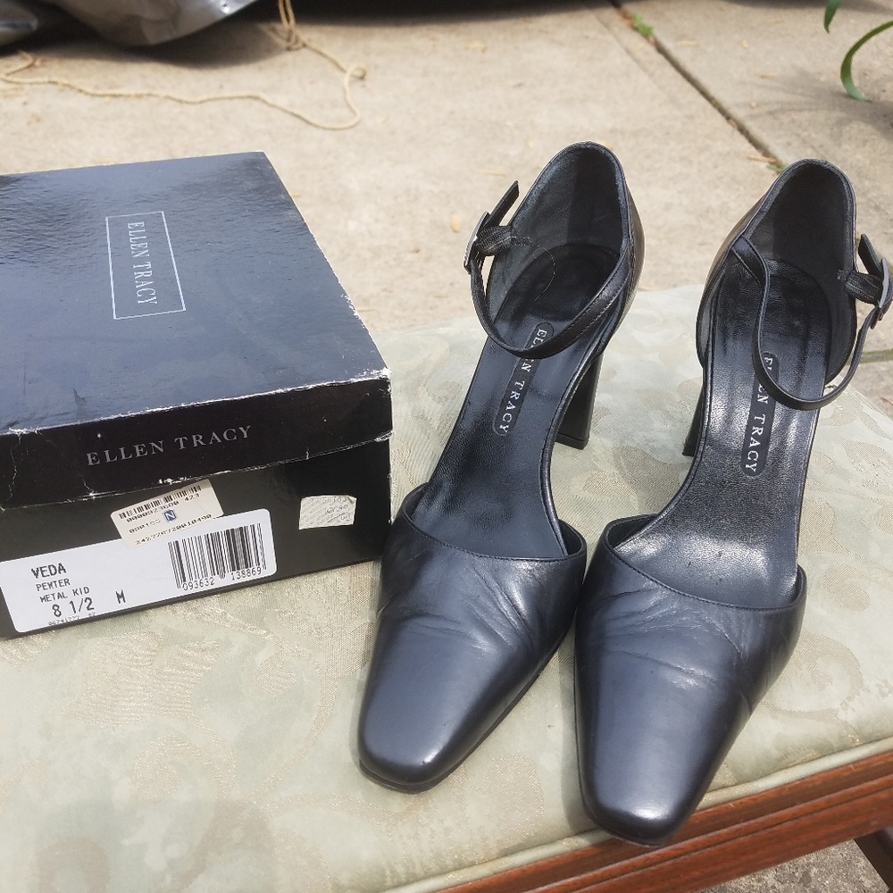 Ellen Tracy Veda Pewter Metal Kid 8.5M